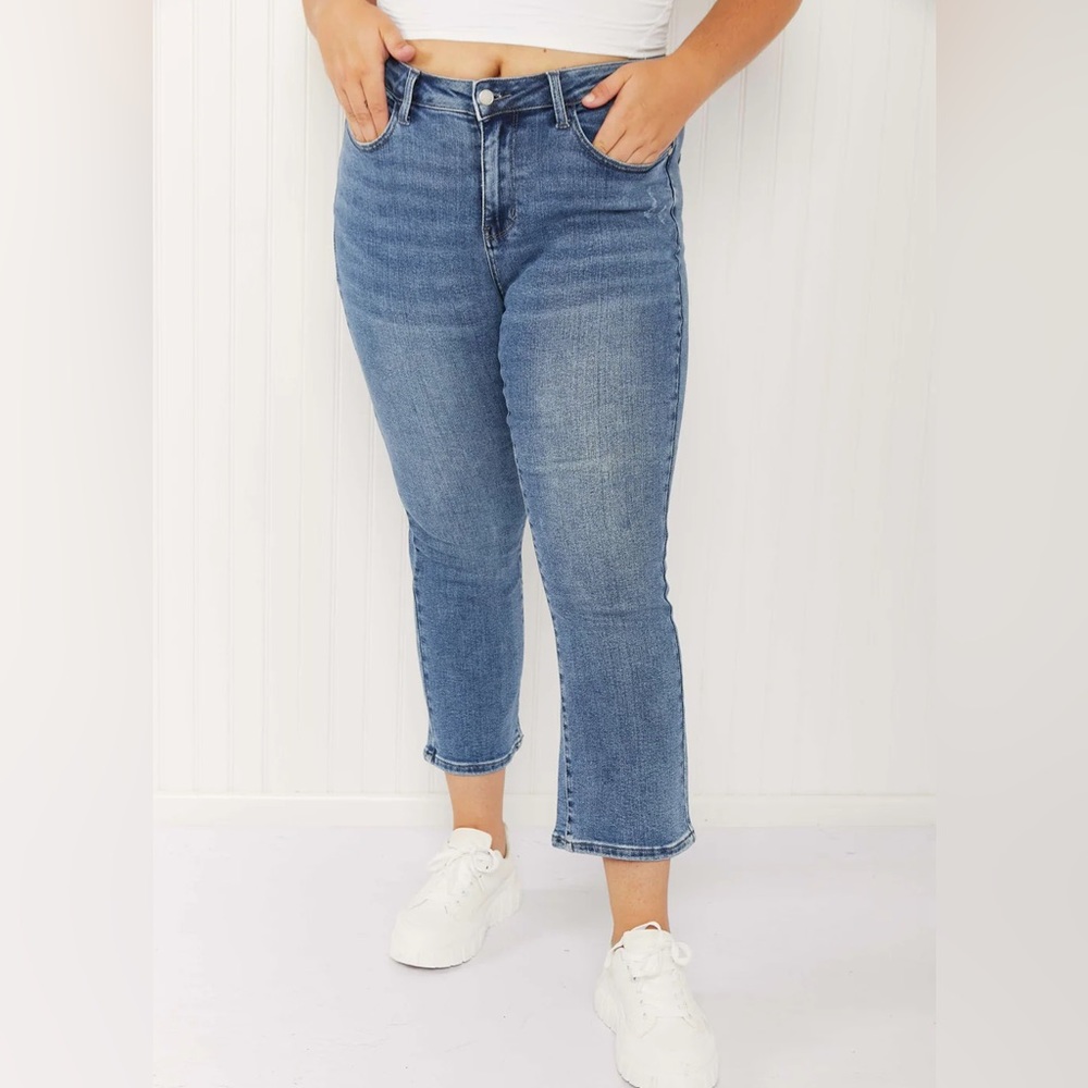 NWOT Judy Blue Mid-Rise Cropped Bootcut Jeans